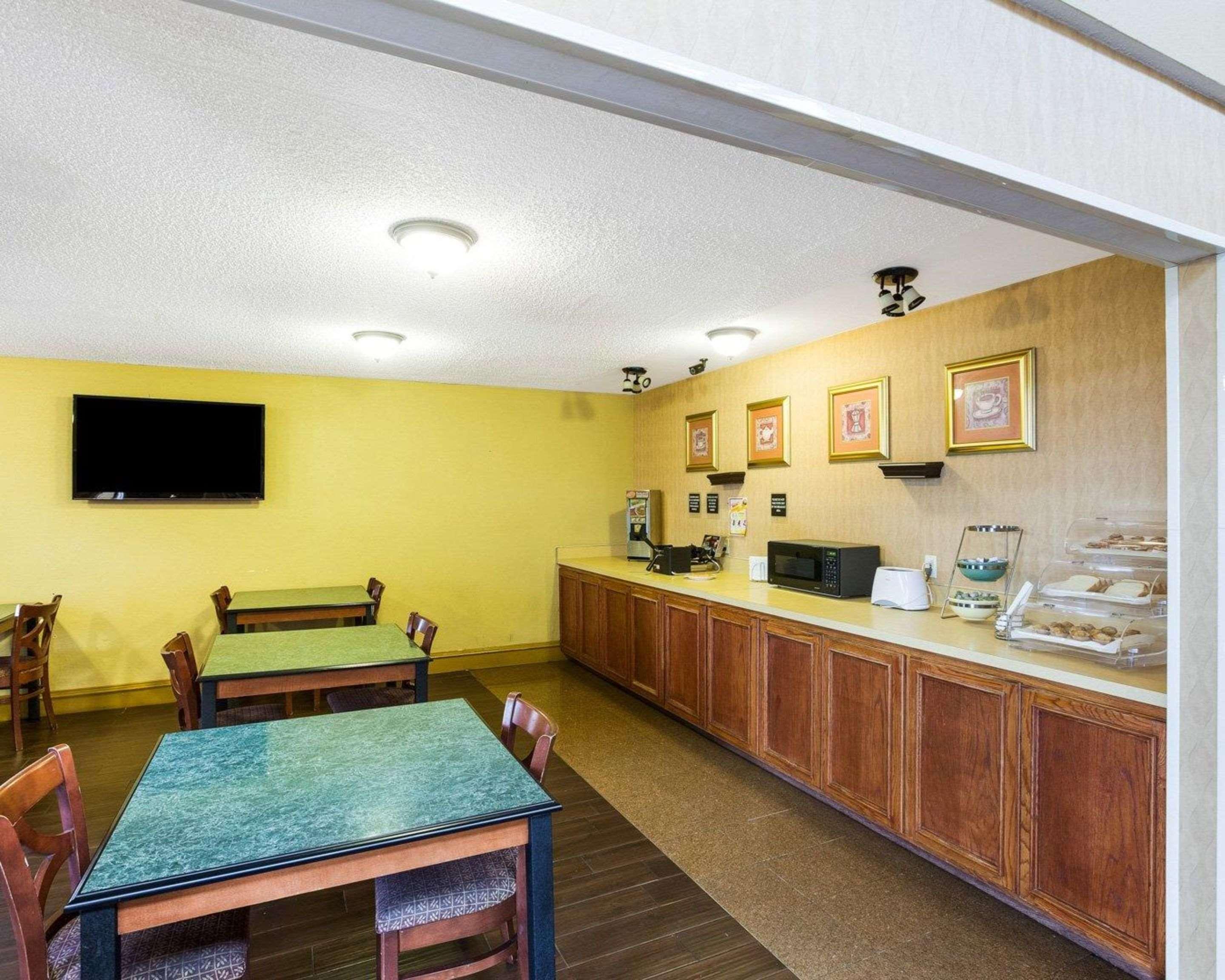 Rodeway Inn & Suites South Of Fiesta Park San Antonio Bagian luar foto