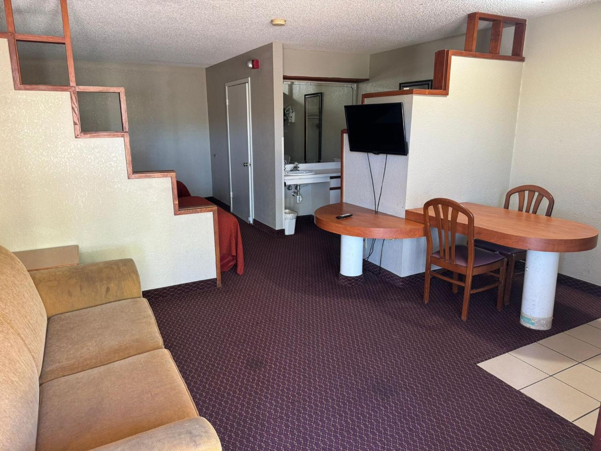 Rodeway Inn & Suites South Of Fiesta Park San Antonio Bagian luar foto