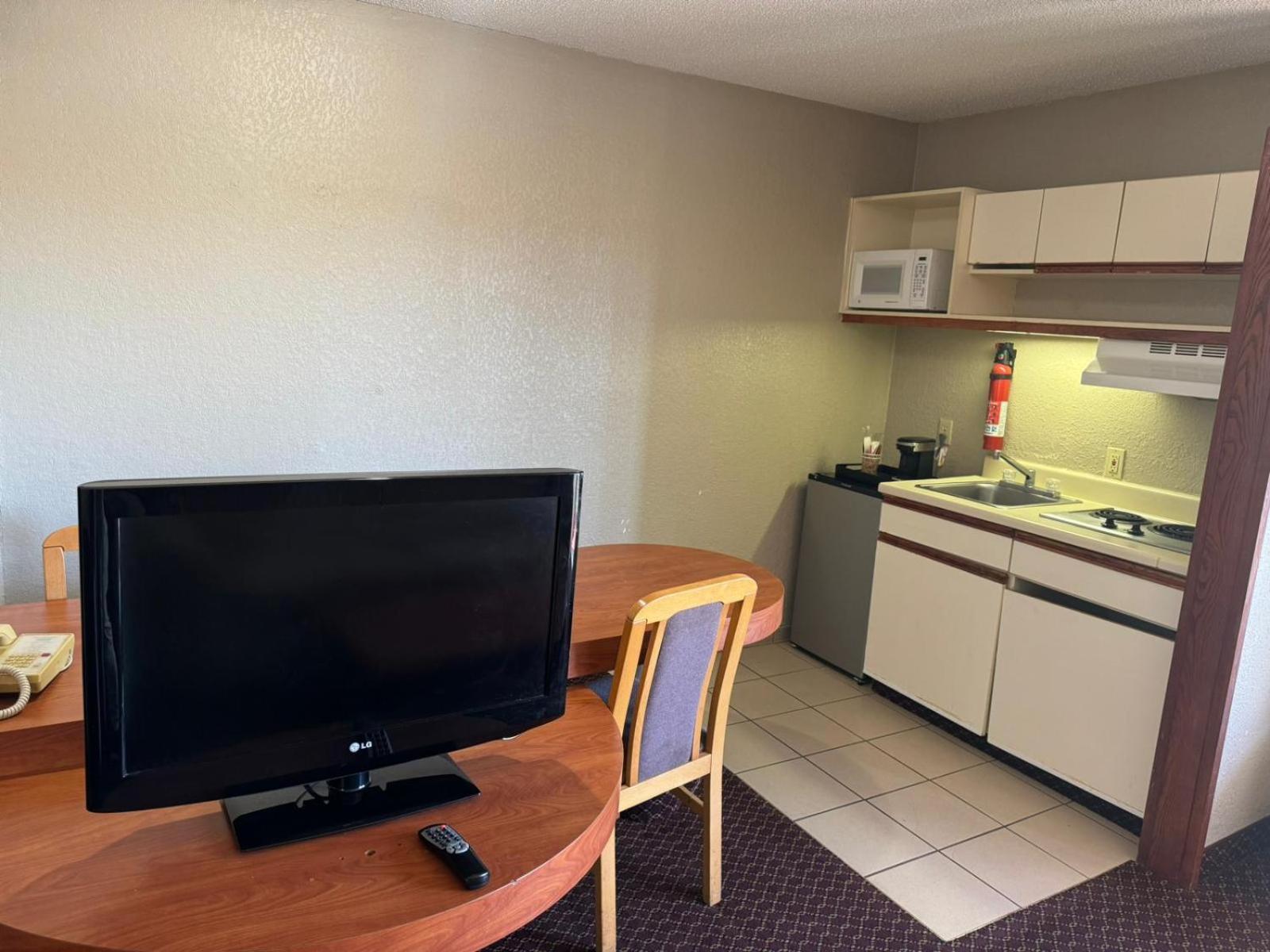 Rodeway Inn & Suites South Of Fiesta Park San Antonio Bagian luar foto
