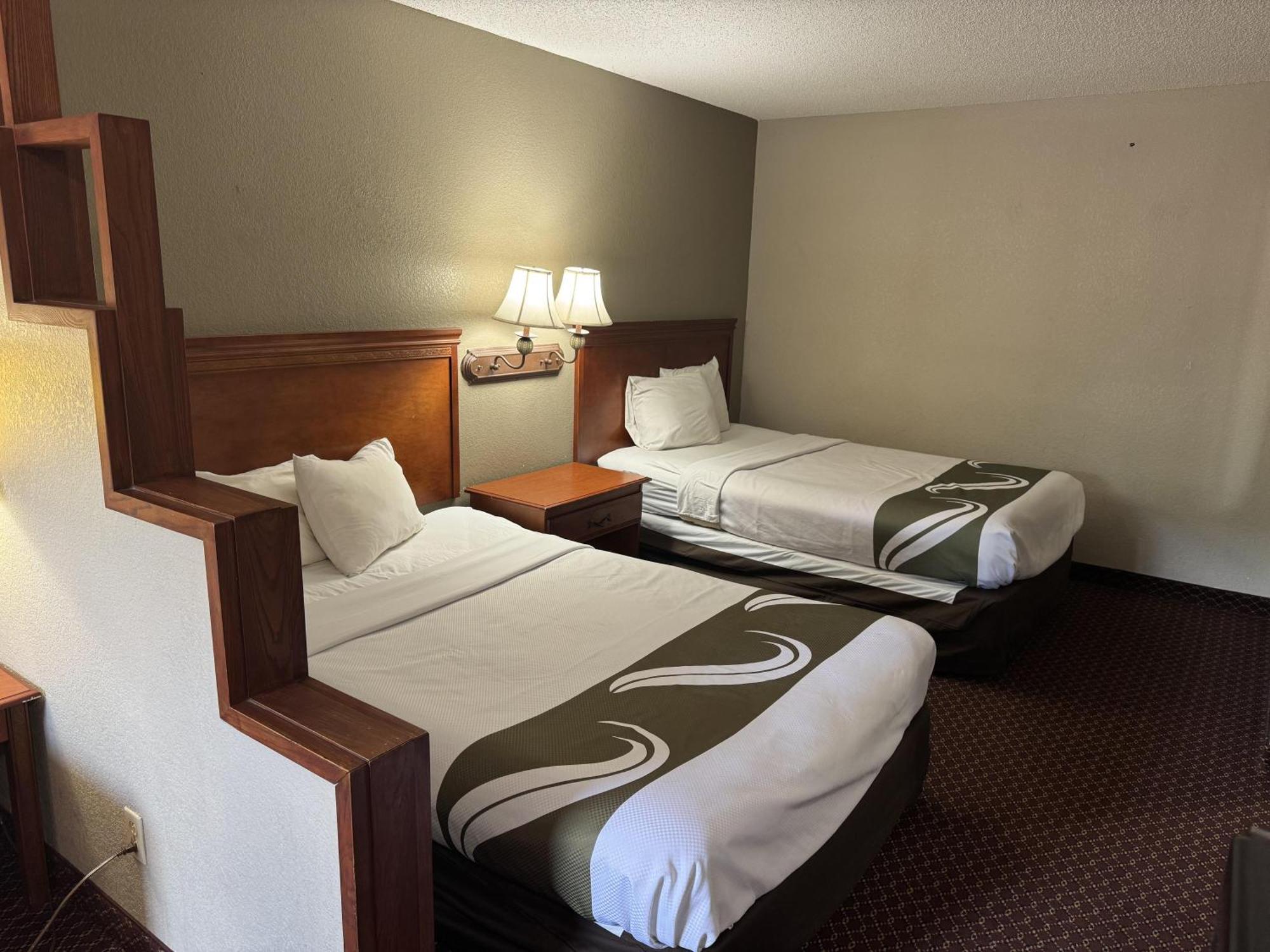 Rodeway Inn & Suites South Of Fiesta Park San Antonio Bagian luar foto